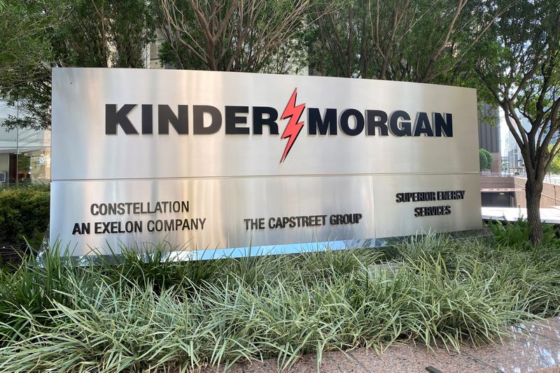 Kinder Morgan posts higher third-quarter profit on stronger natural gas demand