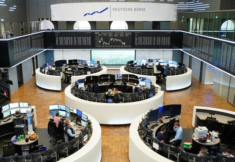 Europe’s STOXX 600 closes at record high on energy boost, earnings in focus