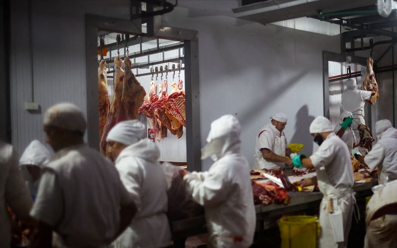 Trump to quadruple Argentine beef imports while US ranchers fume