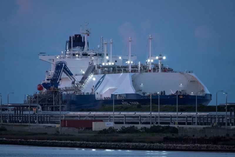 U.S. natural gas sector deals surge in 2025 on AI, LNG demand from Asia