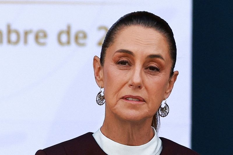 Mexican President Sheinbaum disagrees with US revoking 13 Mexican airline routes