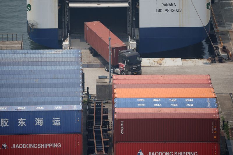 South Korea Oct exports expected to fall amid trade uncertainties: Reuters Poll