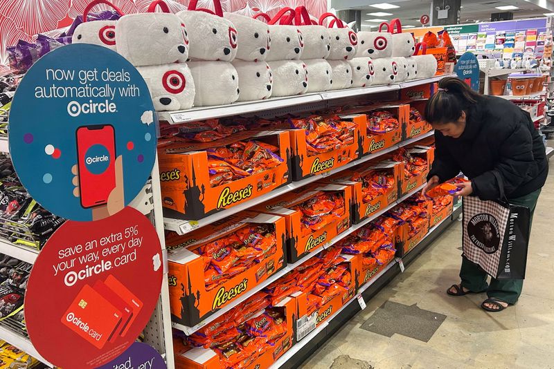US candy makers haunted by Halloween discounts as retailers scare up sales