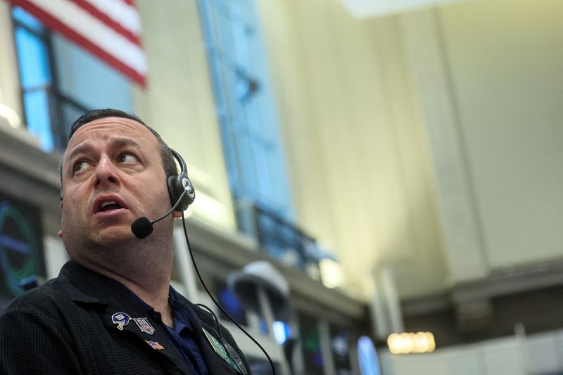 Bullish options plays set to boost S&P 500 gyrations around 7,000 level