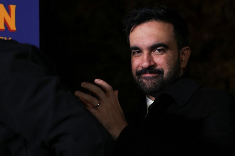 Trump apoia Cuomo e ameaça cortar fundos para Nova York se Mamdani vencer eleição para prefeito