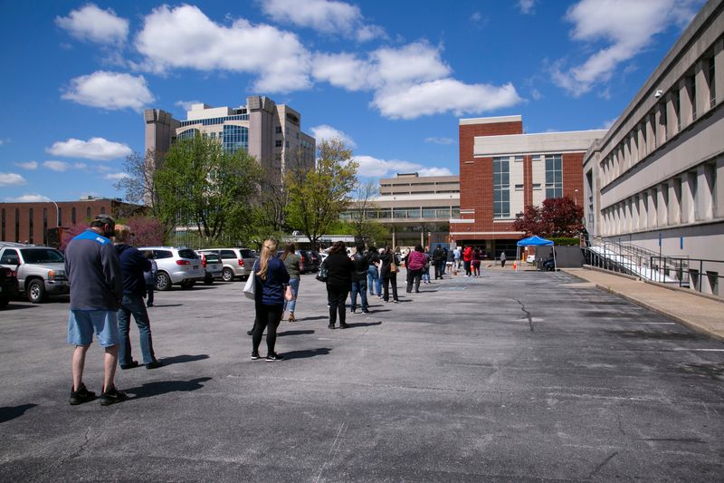 US private payrolls rebound in October, but some industries continue to shed jobs