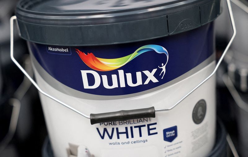 Akzo Nobel in talks to merge with Axalta Coating, Bloomberg News reports