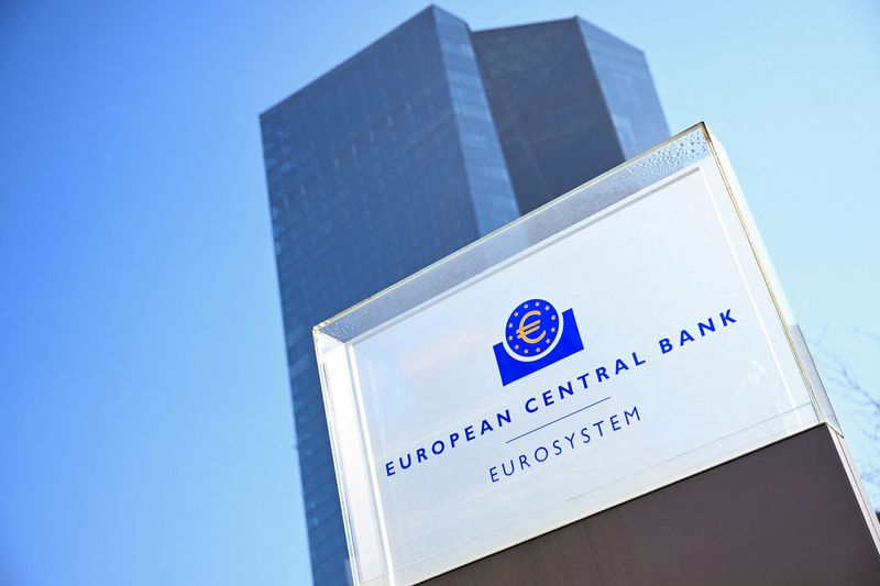Euro zone inflation ticks up, pointing to steady ECB rates