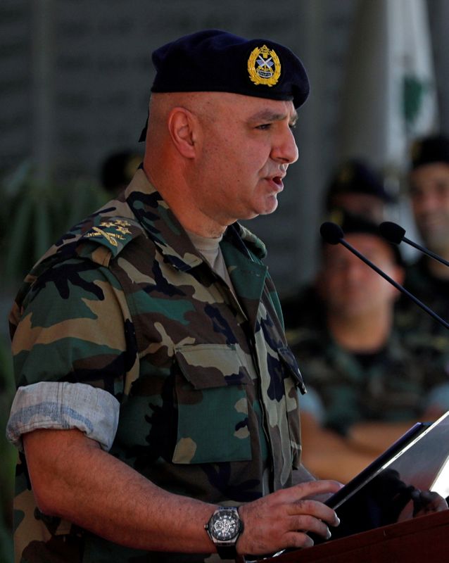 &copy; Reuters. قائد الجيش اللبناني العماد جوزيف عون في صورة من أرشيف رويترز.