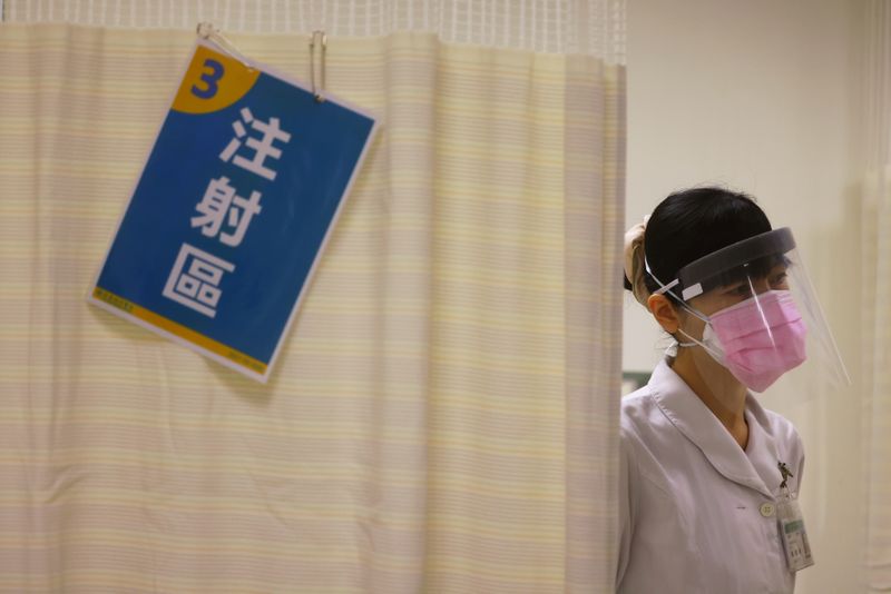 &copy; Reuters.   ５月２７日、台湾の複数の当局者はロイターに対し、中国が台湾に新型コロナウイルスワクチンを提供する用意があると表明しているが、誠実な申し出ではないとし、政治的な理由で台湾