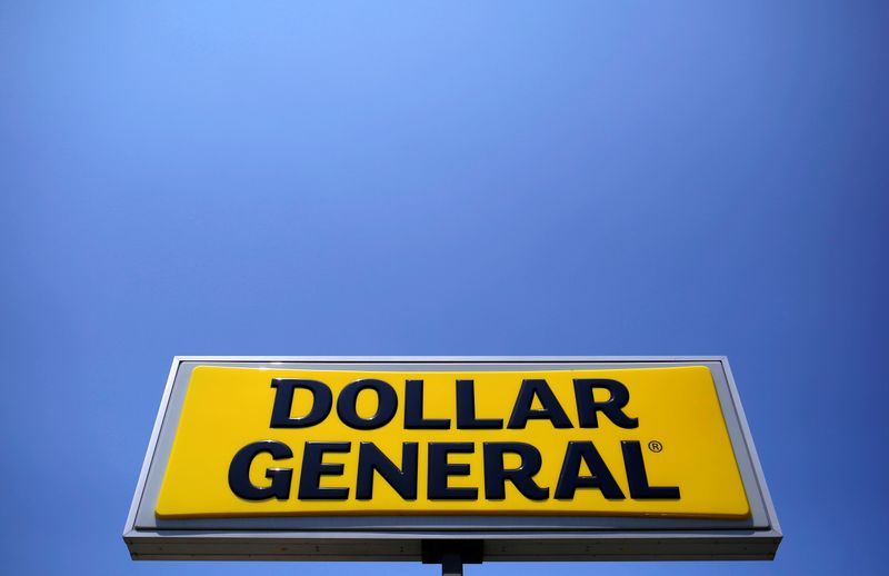 © Reuters. FILE PHOTO: A sign is seen outside a Dollar General store in Chicago, Illinois, U.S. May 23, 2016.   REUTERS/Jim Young/File Photo/File Photo