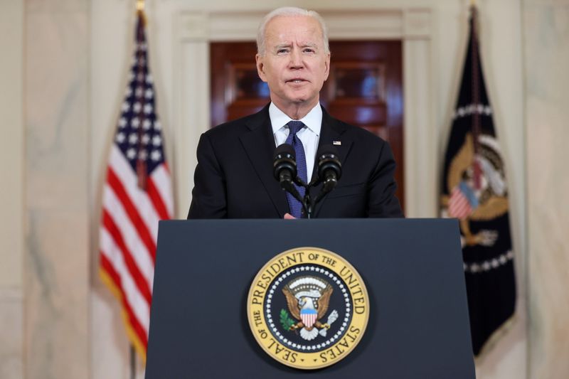 &copy; Reuters. O presidente dos EUA, Joe Biden, durante breve aparição no Cross Hall da Casa Branca, em Washington, EUA, 20 de maio de 2021. REUTERS/Jonathan Ernst