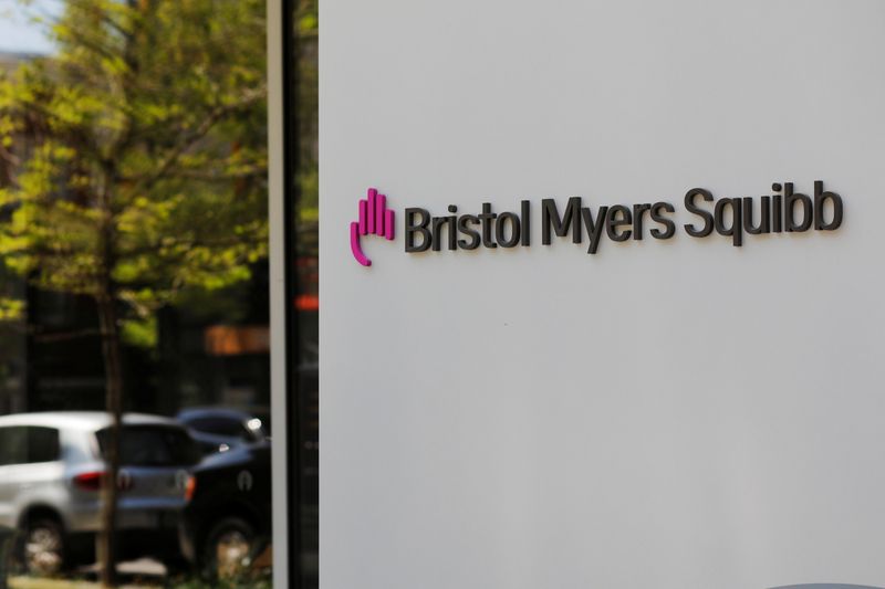 &copy; Reuters. FILE PHOTO: A sign stands outside a Bristol Myers Squibb facility in Cambridge, Massachusetts, U.S., May 20, 2021.    REUTERS/Brian Snyder