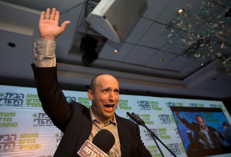 &copy; Reuters. FILE PHOTO: Head of the Bayit Yehudi party Naftali Bennett waves to supporters at his party's headquarters in Ramat Gan, near Tel Aviv January 22, 2013. REUTERS/Ronen Zvulun/File Photo