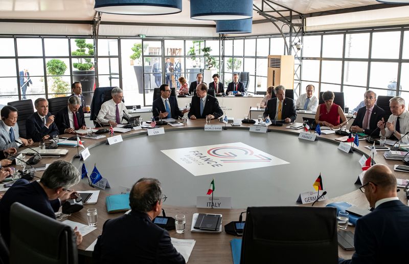 &copy; Reuters. Sessão de trabalho durante uma reunião de ministros de Finanças do G7 e presidentes de bancos centrais em Chantilly, perto de Paris, França, 17 de julho de 2019. Ian Langsdon/Pool via REUTERS