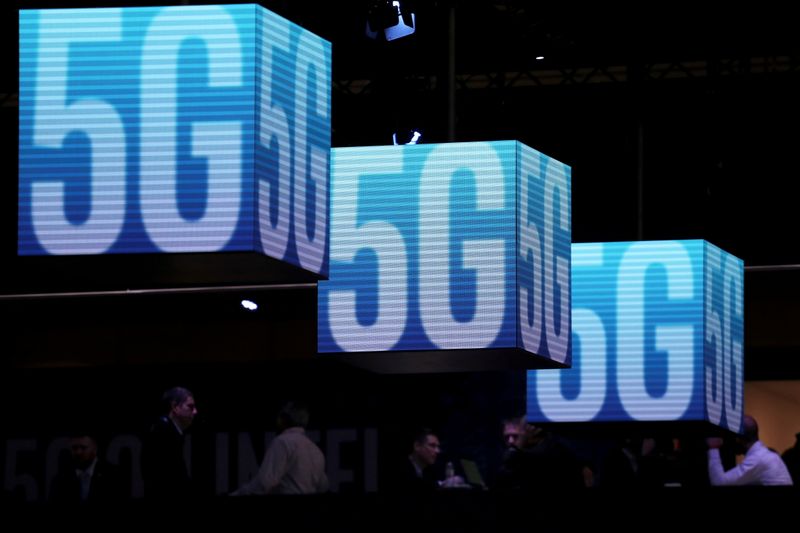 &copy; Reuters. Anúncios da tecnologia 5G mostrados durante evento Mobile World Congress, em Barcelona. 26/2/2019. REUTERS/Sergio Perez