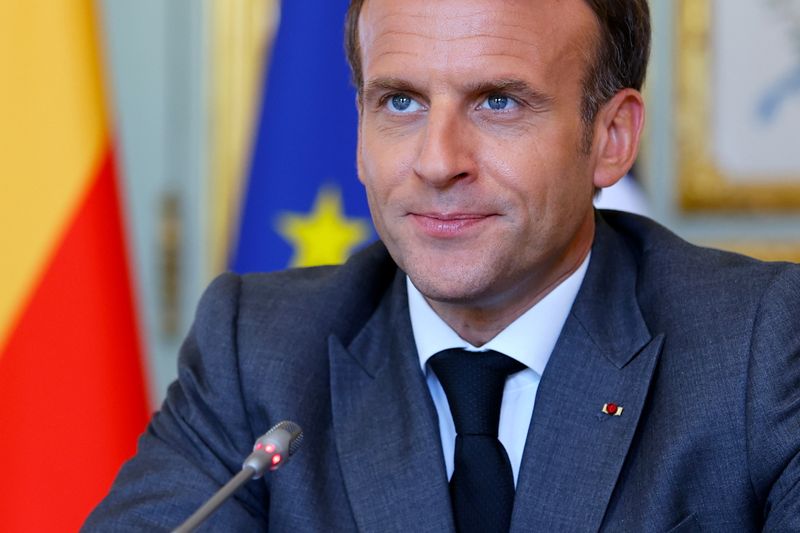 &copy; Reuters. الرئيس الفرنسي إيمانويل ماكرون في باريس يوم الاثنين. صورة حصلت عليها رويترز من ممثل عن وكالات الأنباء.