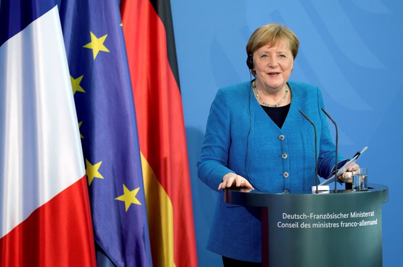 &copy; Reuters. المستشارة الألمانية أنجيلا ميركل في برلين يوم الاثنين. صورة حصلت عليها رويترز من ممثل عن وكالات الأنباء.
