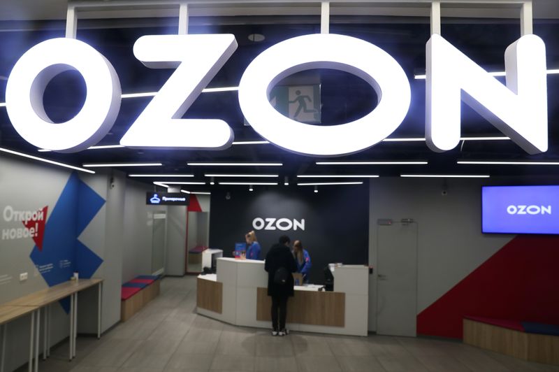 &copy; Reuters. A view shows the pick-up point of the Ozon online retailer in Moscow, Russia March 16, 2020. REUTERS/Evgenia Novozhenina
