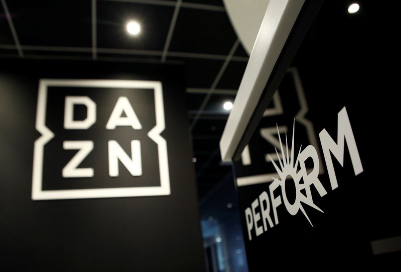 &copy; Reuters. Logo Dazn presso la sede di Tokyo, Giappone, 21 marzo 2017 REUTERS/Kim Kyung-Hoon