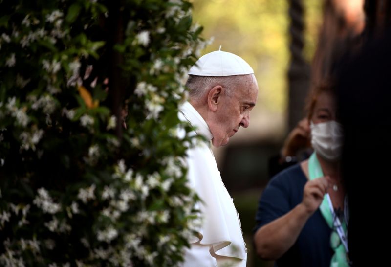 &copy; Reuters. البابا فرنسيس في الفاتيكان بصورة من أرشيف رويترز.