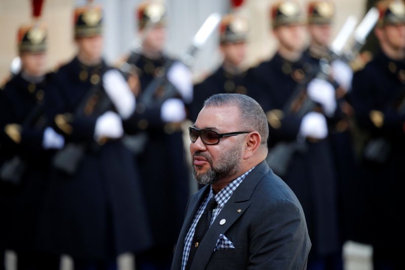 © Reuters. العاهل المغربي الملك محمد السادس في قصر الإليزيه بباريس في صورة من أرشيف رويترز.
