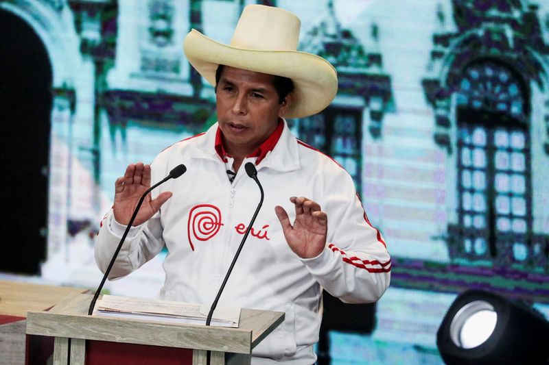 &copy; Reuters. FILE PHOTO: Peru's socialist candidate Pedro Castillo gestures during a debate in Arequipa, Peru May 30, 2021. REUTERS/Sebastian Castaneda/Pool
