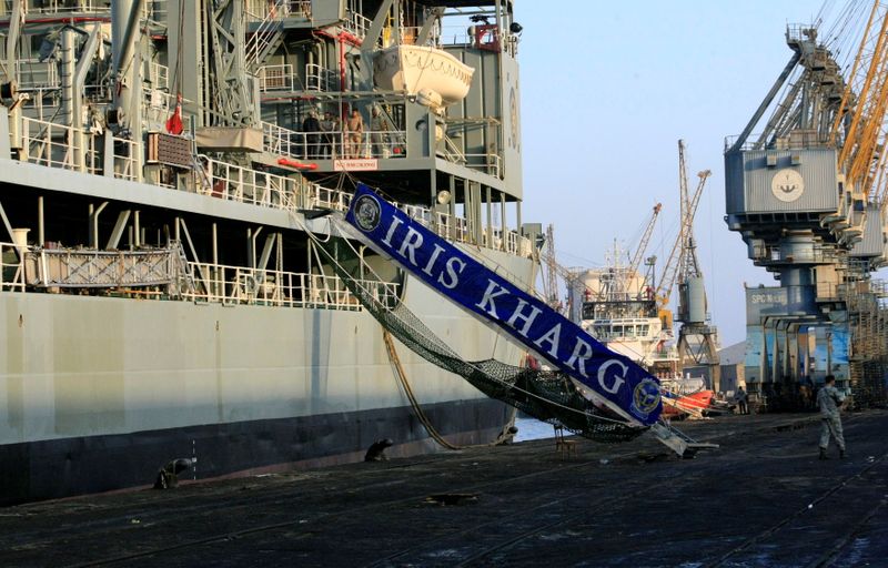 © Reuters. السفينة خارك التابعة للبحرية الإيرانية راسية في بورتسودان بصورة من أرشيف رويترز.