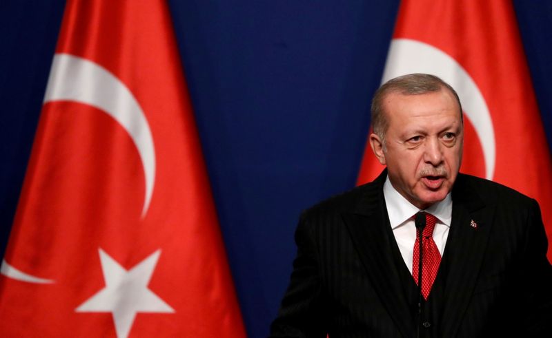 &copy; Reuters. الرئيس التركي رجب طيب أردوغان في بودابست بصورة من أرشيف رويترز.