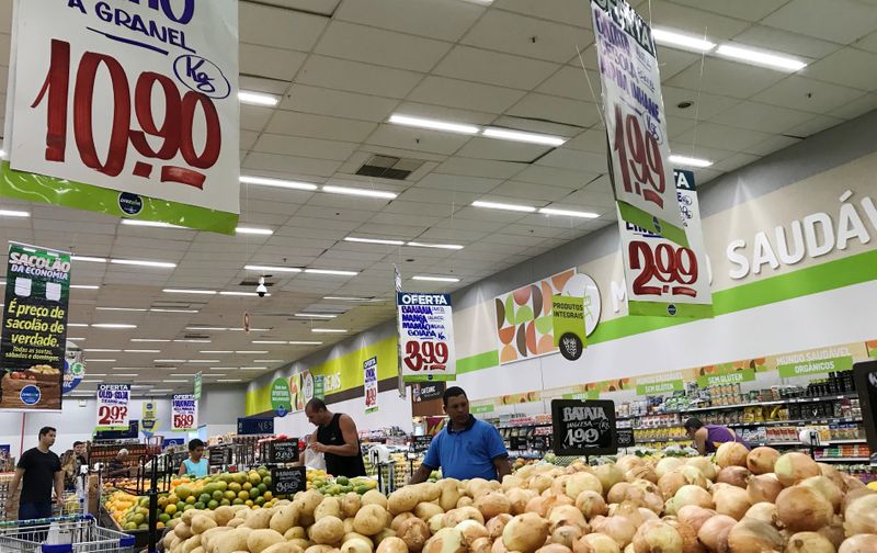© Reuters. Preços de produtos em supermercado no Rio de Janeiro (RJ) 
28/07/2018
REUTERS/Sergio Moraes