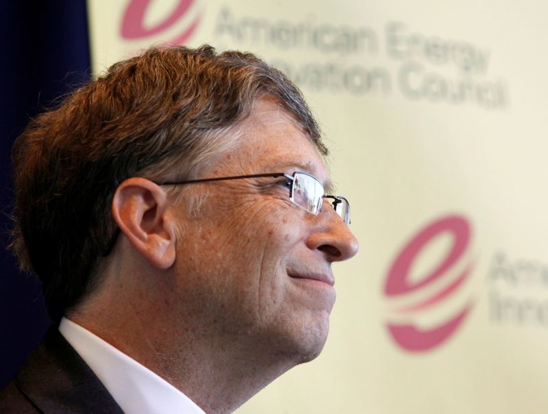 &copy; Reuters. Bill Gates durante entrevista sobre inovação energética em Washington
 10/6/2010 REUTERS/Richard Clement