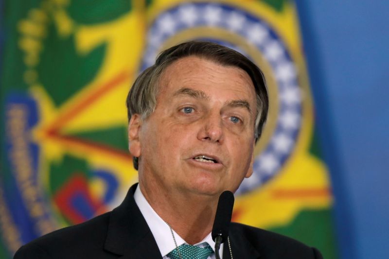 &copy; Reuters. Presidente Jair Bolsonaro fala em cerimônia no Palácio do Planalto, em Brasília
01/06/2021
REUTERS/Ueslei Marcelino