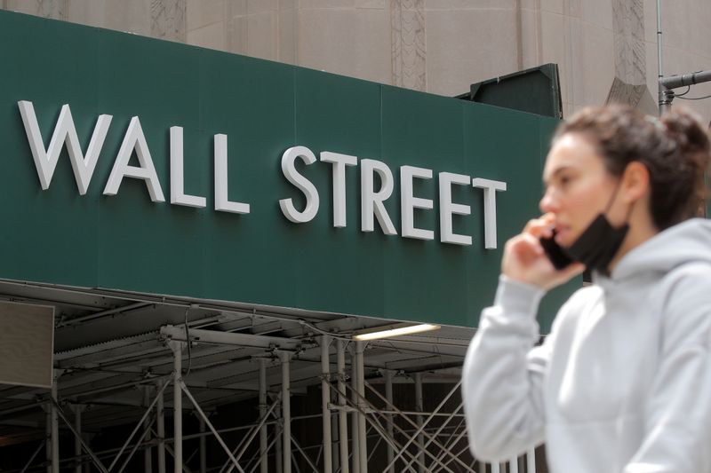&copy; Reuters. A Wall St. sign is seen near the New York Stock Exchange (NYSE) in New York City, U.S., May 4, 2021.  REUTERS/Brendan McDermid