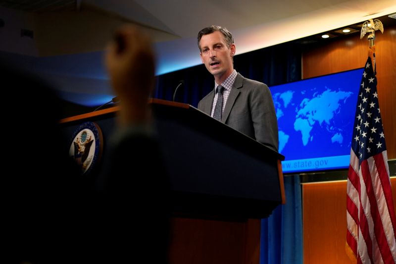 &copy; Reuters. المتحدث باسم الخارجية الأمريكية نيد برايس يتحدث في واشنطن يوم 31 مارس اذار 2021. صورة من ممثل لوكالات الأنباء. 