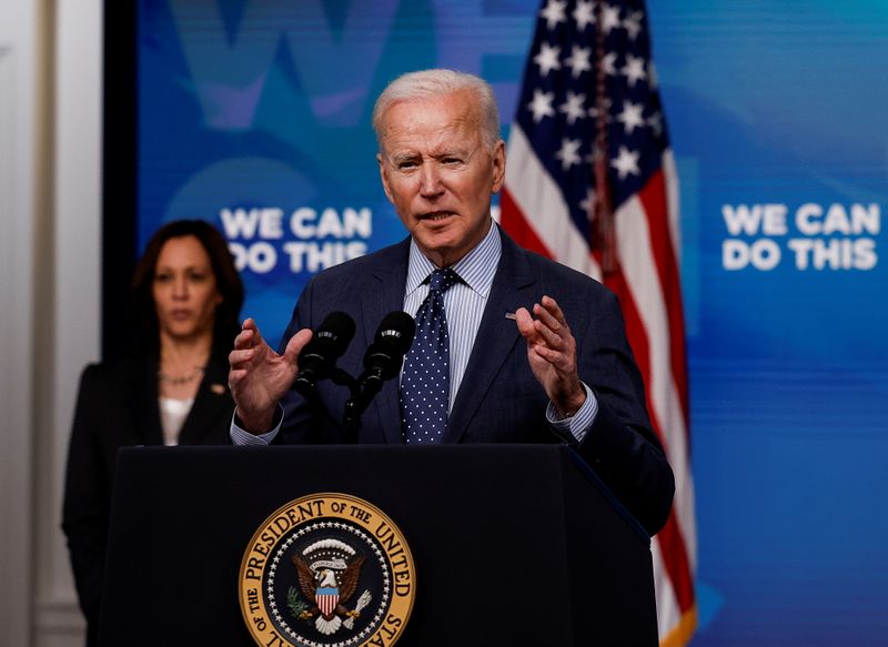 &copy; Reuters. FILE PHOTO: U.S. President Joe Biden delivers remarks on his administration's coronavirus disease (COVID-19) response, as Vice President Kamala Harris stands by in the Eisenhower Executive Office Building's South Court Auditorium at the White House in Was