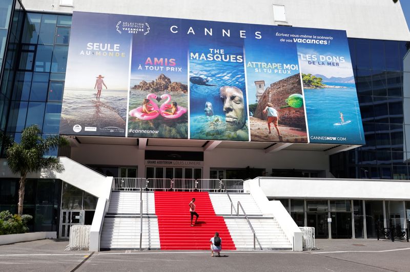 &copy; Reuters. 　世界三大映画祭の１つ、フランスのカンヌ国際映画祭（７月６日開幕）の出品作が３日、発表された。コンペティション部門には、日本から濱口竜介監督の「ドライブ・マイ・カー」が入