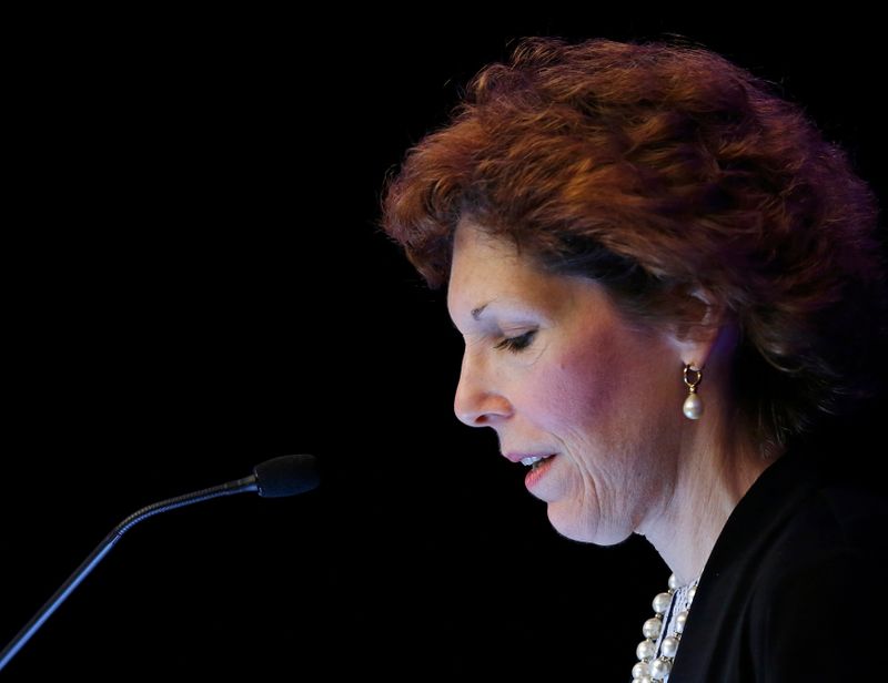 &copy; Reuters. Cleveland Federal Reserve Bank President and CEO Loretta Mester gives her keynote address at the 2014 Financial Stability Conference in Washington December 5, 2014. The Federal Reserve should not rush to raise interest rates to head off risky financial-ma