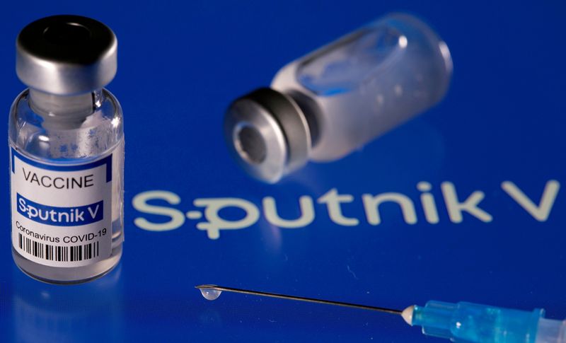 &copy; Reuters. Frascos de vacina Sputnik V 
24/3/2021 REUTERS / Dado Ruvic