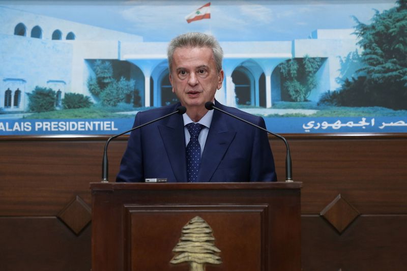 &copy; Reuters. رياض سلامة حاكم مصرف لبنان المركزي يتحدث في بعبدا يوم الثالث من يونيو حزيران 2021. صورة لرويترز. 