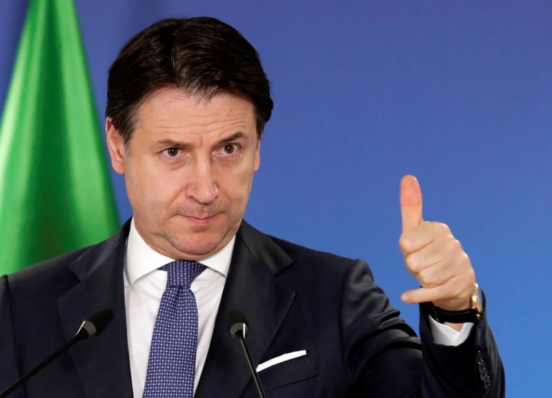 &copy; Reuters. Giuseppe Conte em Bruxelas
11/12/2020 Olivier Hoslet/Pool via REUTERS