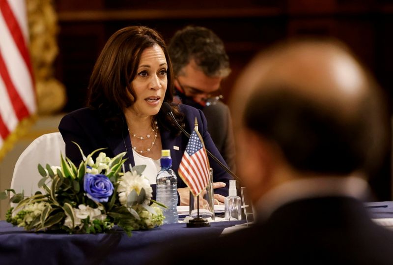 © Reuters. U.S. Vice President Kamala Harris speaks during a bilateral meeting with Guatemala's President Alejandro Giammattei (not pictured) at the Palacio Nacional de la Cultura, during Harris' first international trip as Vice President to Guatemala and Mexico, in Guatemala City, Guatemala, June 7, 2021. REUTERS/Carlos Barria