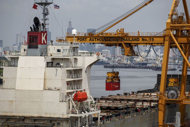 &copy; Reuters. FILE PHOTO: A container is loaded onto a cargo ship at a port in Bangkok March 30, 2015. REUTERS/Athit Perawongmetha/File Photo