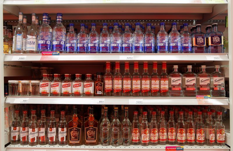 &copy; Reuters. Bottles of vodka are displayed for sale in a supermarket amid the coronavirus disease (COVID-19) pandemic in Moscow, Russia April 8, 2020. REUTERS/Maxim Shemetov