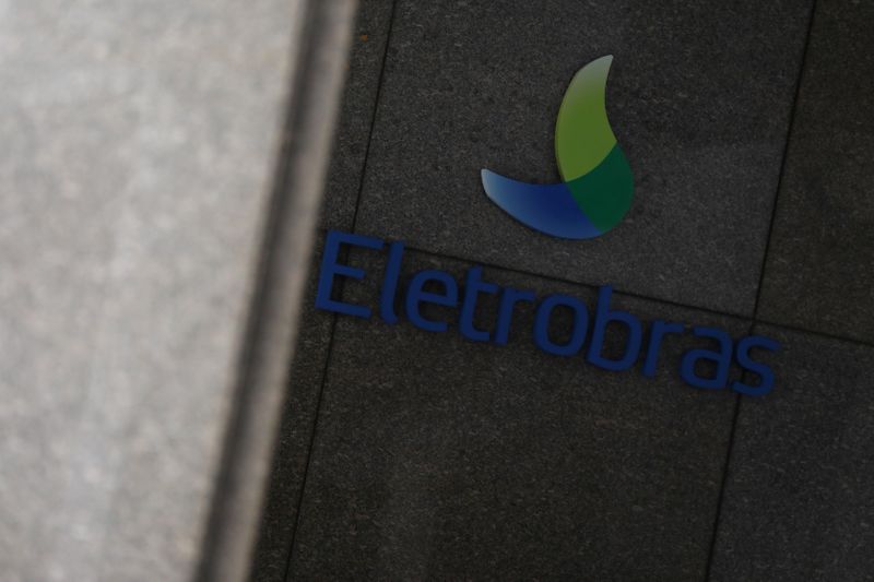 © Reuters. The logo of Brazil's power company Eletrobras is seen in Rio de Janeiro, Brazil January 3, 2019. REUTERS/Pilar Olivares