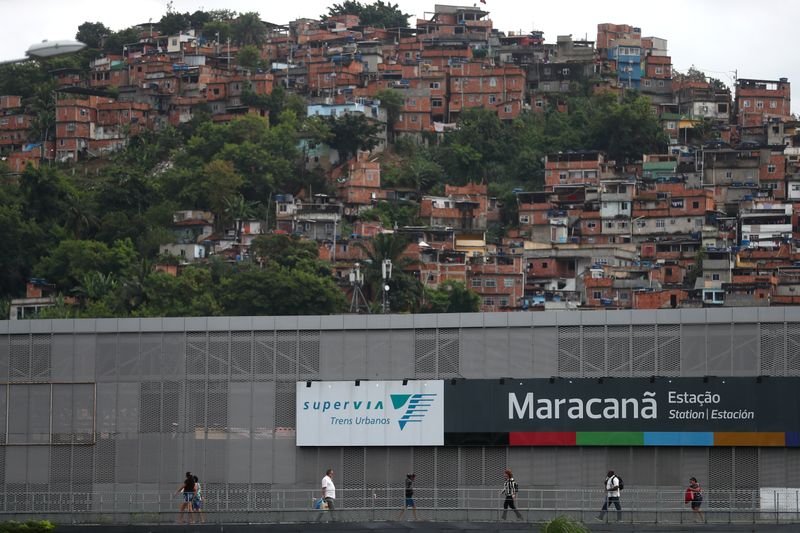© Reuters. Logo da SuperVia em estação de trem no Rio de Janeiro (RJ) 
09/04/2020
REUTERS/Pilar Olivares