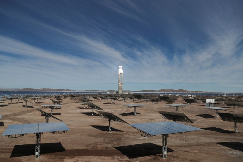 &copy; Reuters. Foto del martes de la planta de concentración solar Cerro Dominador en Maria Elena, Chile 
Jun 8, 2021. REUTERS/Ivan Alvarado