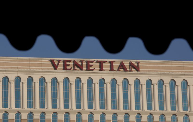 &copy; Reuters. FILE PHOTO: The name "Venetian" is displayed outside Venetian Macao resort, owned by Las Vegas Sands, in Macau, China November 18, 2015. REUTERS/Bobby Yip