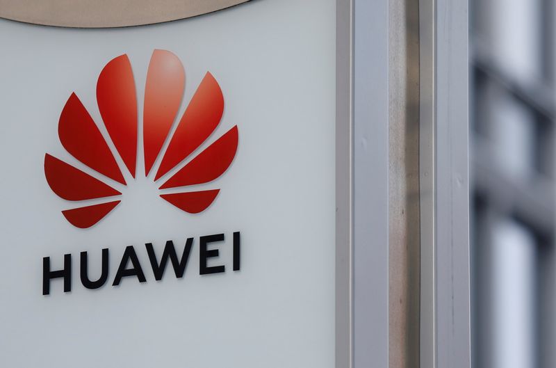 &copy; Reuters. FILE PHOTO: Logo of Huawei is seen in front of the local offices of Huawei in Warsaw, Poland January 11, 2019. REUTERS/Kacper Pempel/File Photo