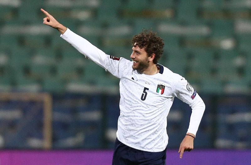 &copy; Reuters. مانويل لوكاتيلي لاعب ايطاليا يحتفل بتسجيل هدف خلال مباراة لفريقه أمام بلغاريا في صوفيا يوم 28 مارس آذار 2021. تصوير: ستويان مينوف - رويترز.