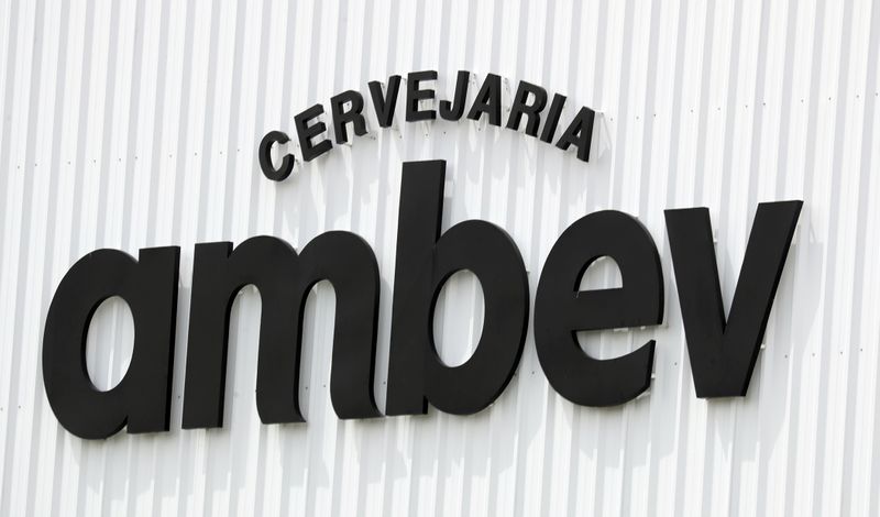 &copy; Reuters. Foto de archivo del logo de AmBev en Fortaleza, Brasil 
Ene 10, 2019. REUTERS/Paulo Whitaker